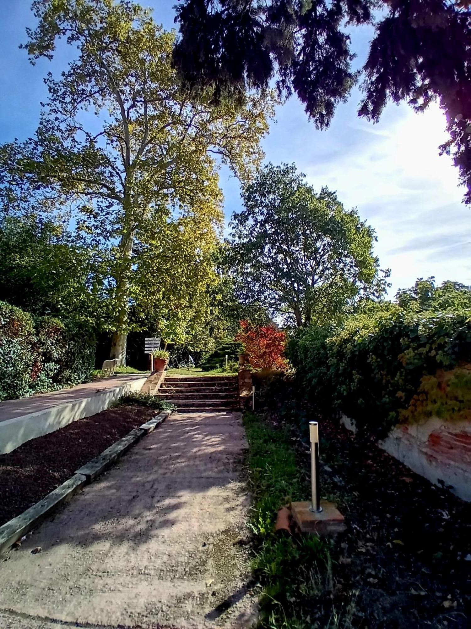 Bed and Breakfast Domaine de Peyrolade Daux Exterior foto